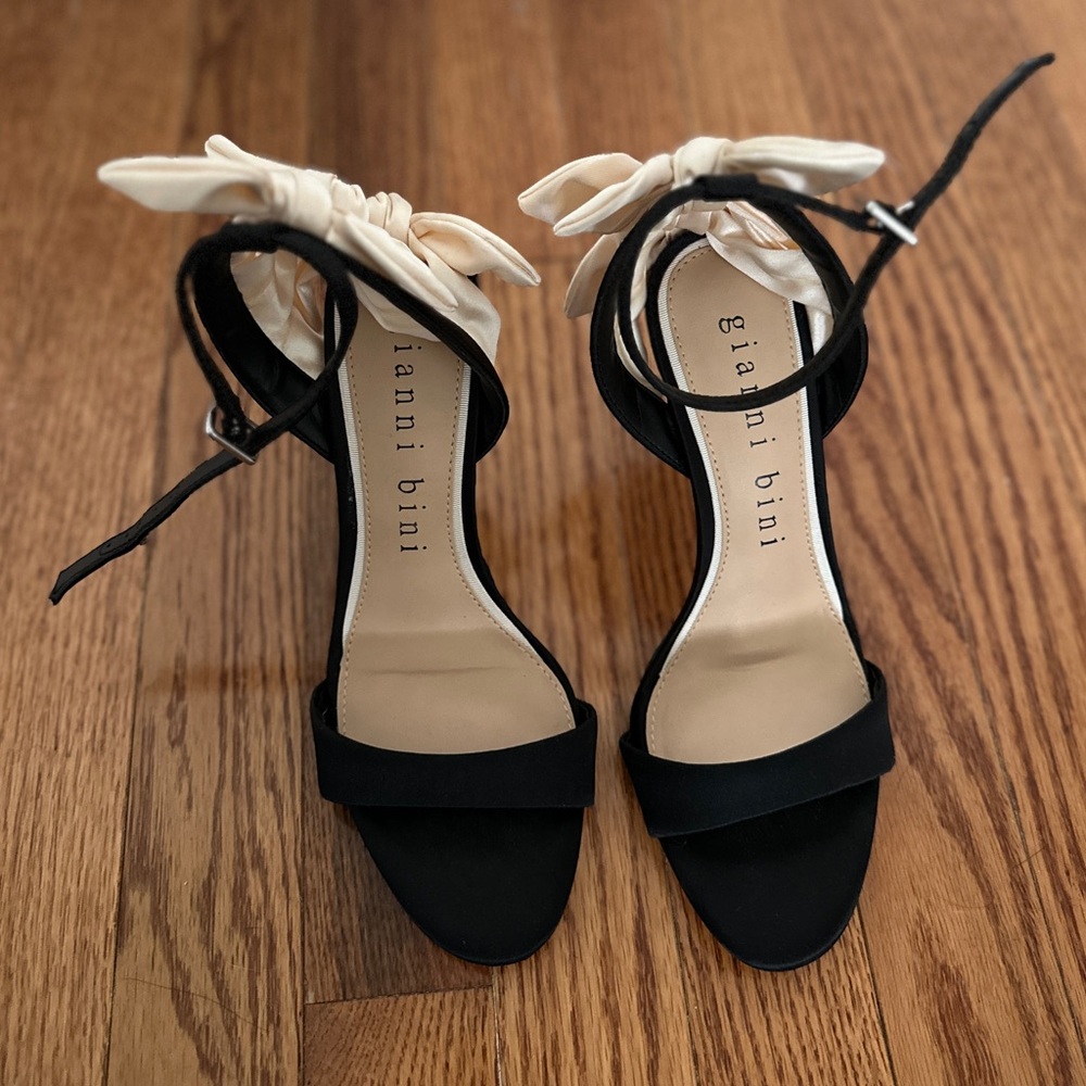 Gianni Bini Elegant Black and Cream Heels